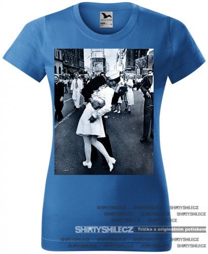 Tričko polibek na Times Square - Střih: dámské, Barva: azurově modrá, Velikost: XL