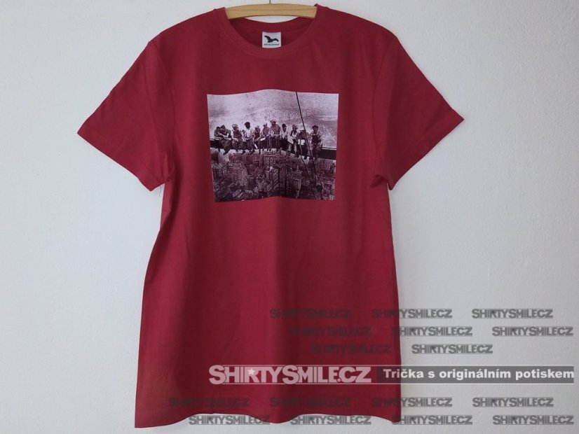 Tričko Oběd na vrcholu mrakodrapu - Střih: unisex, Barva: bordó, Velikost: M