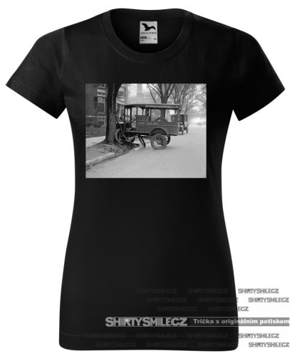 černé tričko nehoda poštovního auta dámské